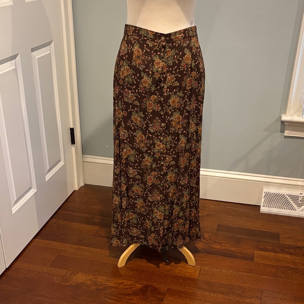 Chic Floral Maxi Skirt in Brown